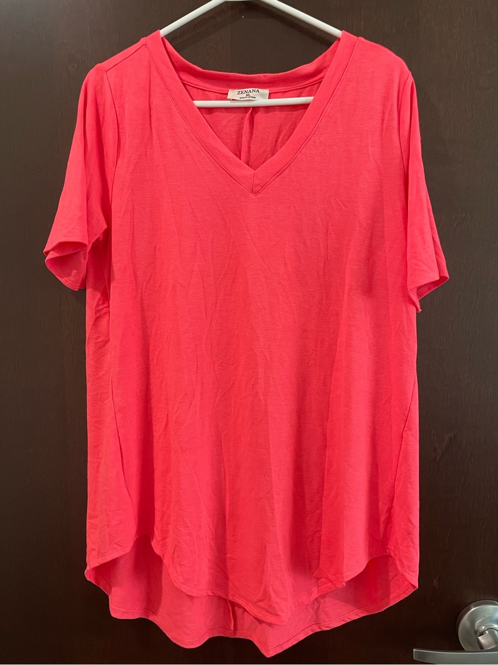 Zenana Outfitters Women’s V-Neck Short Sleeve Tee Rounded Hem Size XL Neon